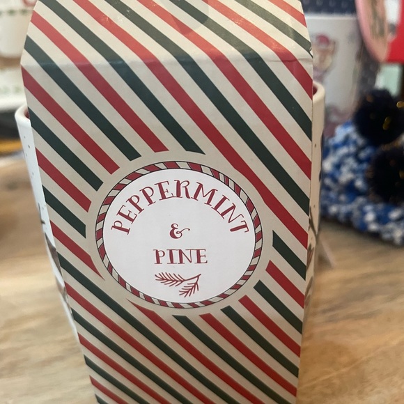 Dachshund Valentine Mug Winter theme  NWT Perfect Valentine gift etc - Picture 9 of 15